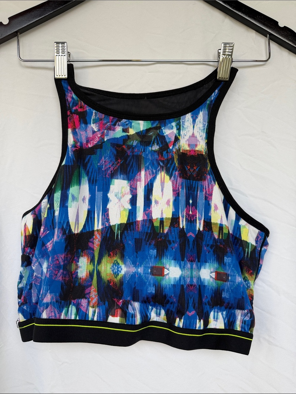 Fabletics Blue Multicolor Abstract Crop Tank with Black Trim